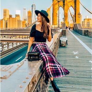 Vince Camuto 💜 plaid escape midi skirt